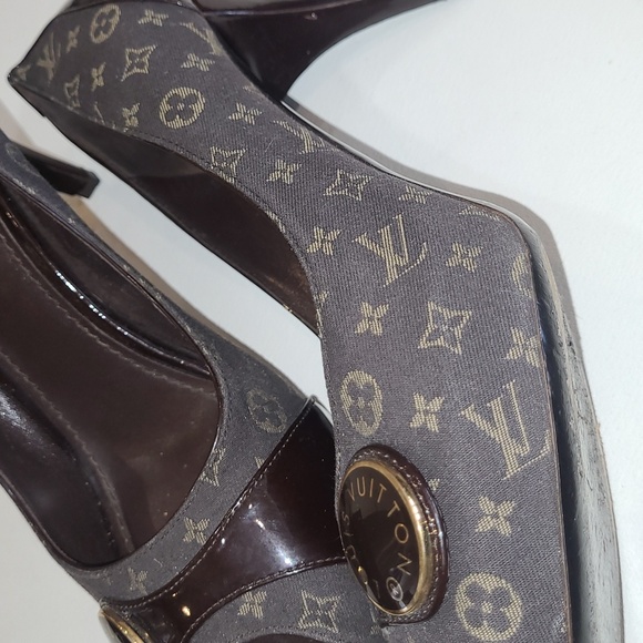 Louis Vuitton heels size 40 - Picture 10 of 12